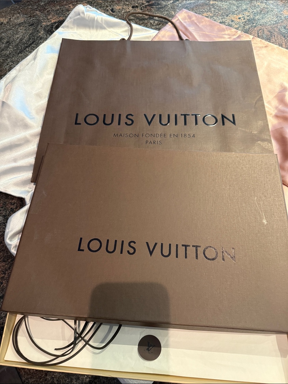Louis Vuitton Brown and Tan Monogram Shawl - Picture 8 of 8